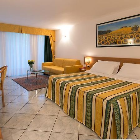 Hotel Capri Bardolino 3S Exteriér fotografie