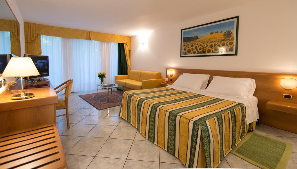 Hotel Capri Bardolino 3S Exteriér fotografie