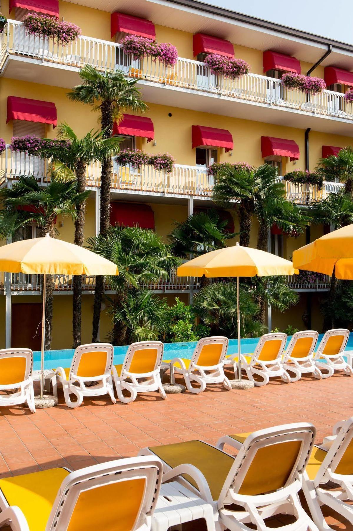 Hotel Capri Bardolino 3S Exteriér fotografie